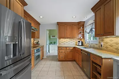 12 Hilltop Drive, Yorktown Heights, NY 10598 - Photo 17