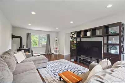 12 Hilltop Drive, Yorktown Heights, NY 10598 - Photo 7