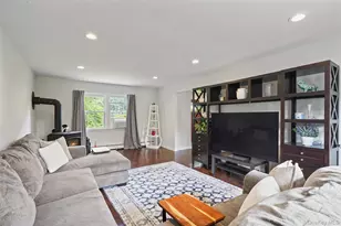 12 Hilltop Dr, Yorktown Heights, NY 10598 - Photo 7