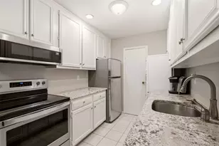 606 Flair Ct W, Saint James, NY 11780 - Photo 11