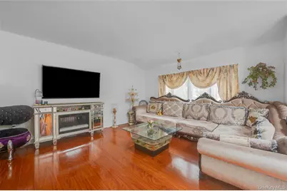 31 Holbrook Road, Centereach, NY 11720 - Photo 7