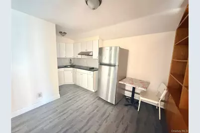 133-08 41st Road #3rd fl, Flushing, NY 11354 - Photo 3