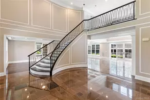 1 Bromley Ct, Muttontown, NY 11791 - Photo 5