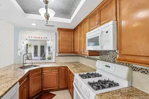 187 Glen Dr, Ridge, NY 11961 - Photo 17