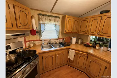 18 Square Hill Road #80, New Windsor, NY 12553 - Photo 5