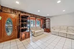 11 Carrol Pl, Greenlawn, NY 11740 - Photo 5