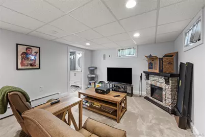 56 Morris Avenue, West Islip, NY 11795 - Photo 21