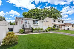 56 Morris Ave, West Islip, NY 11795 - Photo 3