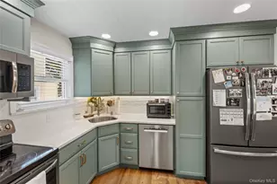 56 Morris Ave, West Islip, NY 11795 - Photo 11