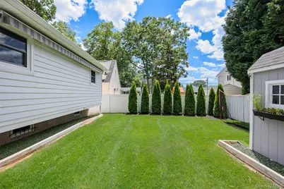 56 Morris Avenue, West Islip, NY 11795 - Photo 27