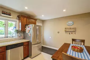 45 Abbot Ln, Hicksville, NY 11801 - Photo 9