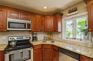 45 Abbot Ln, Hicksville, NY 11801 - Photo 7