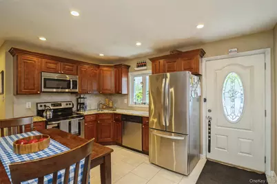 45 Abbot Lane, Hicksville, NY 11801 - Photo 5