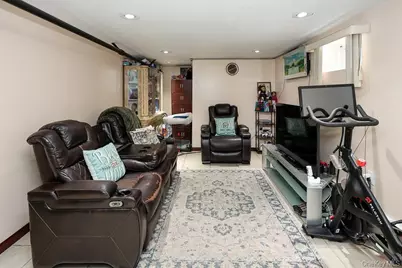 18348 Camden Avenue, Saint Albans, NY 11412 - Photo 15
