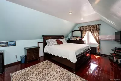 18348 Camden Avenue, Saint Albans, NY 11412 - Photo 11