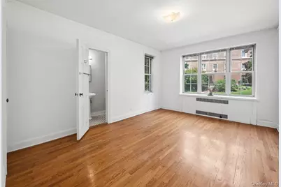 7 Midland Gardens #1M, Bronxville, NY 10708 - Photo 11