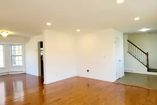 89 Railroad Ave, Center Moriches, NY 11934 - Photo 5