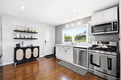 382 Johnson Avenue, Bohemia, NY 11716 - Photo 7