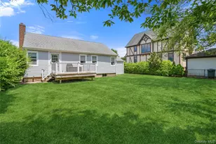 36 Liszt St, Hicksville, NY 11801 - Photo 17