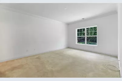 159 Stoneleigh Drive, Riverhead, NY 11901 - Photo 11