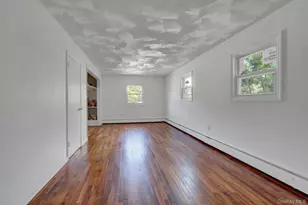 6 Stonington Cir, Wheatley Heights, NY 11798 - Photo 19