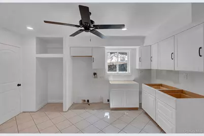 6 Stonington Circle, Wheatley Heights, NY 11798 - Photo 7