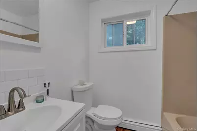 6 Stonington Circle, Wheatley Heights, NY 11798 - Photo 25