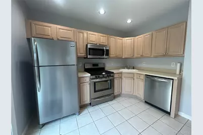 82 Kate Circle, Middle Island, NY 11953 - Photo 5