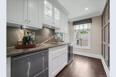41 Strickland Place, Manhasset, NY 11030 - Photo 7