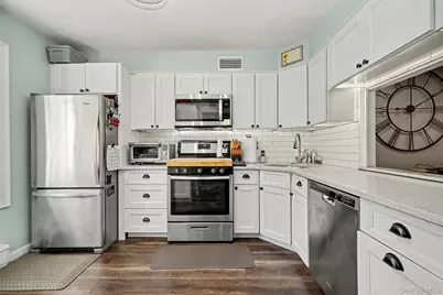 3 Adrian Court #E, Cortlandt Manor, NY 10567 - Photo 3