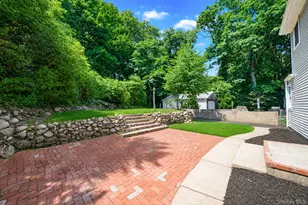 245 Melville Rd, Huntington Station, NY 11746 - Photo 35