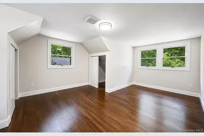 245 Melville Road, Huntington Station, NY 11746 - Photo 17