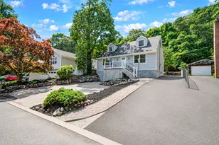 245 Melville Rd, Huntington Station, NY 11746 - Photo 3