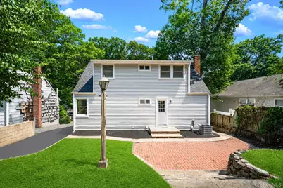 245 Melville Road, Huntington Station, NY 11746 - Photo 33