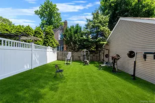 22 Locust Ave, Glen Head, NY 11545 - Photo 5