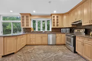 71-57 Douglaston Pkwy, Little Neck, NY 11362 - Photo 13