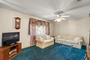 528 Lake Ct, Middle Island, NY 11953 - Photo 3