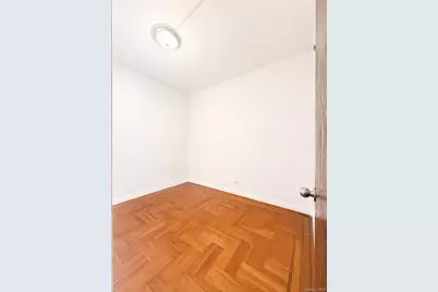 3338 Parsons Boulevard #5, Flushing, NY 11354 - Photo 5