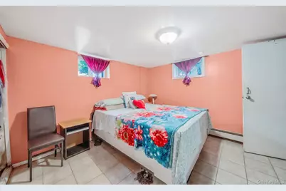 366 Albany Avenue, Amityville, NY 11701 - Photo 21