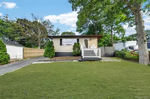 28 Roslyn Ave, Selden, NY 11784 - Photo 3