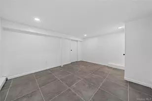 28 Roslyn Ave, Selden, NY 11784 - Photo 19