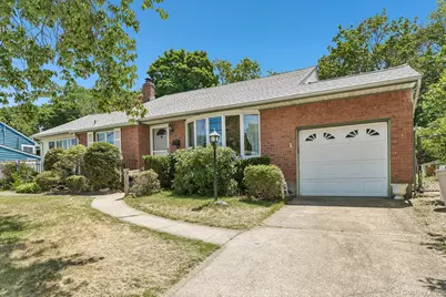 24 Oakley Drive, Huntington Station, NY 11746 - Photo 3