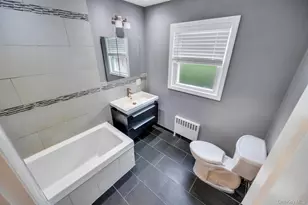 52 Yorktown St, Rockville Centre, NY 11570 - Photo 27
