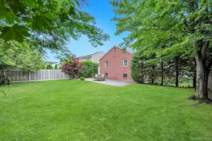 52 Yorktown St, Rockville Centre, NY 11570 - Photo 5