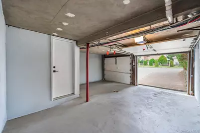 52 Yorktown Street, Rockville Centre, NY 11570 - Photo 37