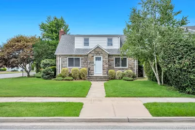 52 Yorktown Street, Rockville Centre, NY 11570 - Photo 1