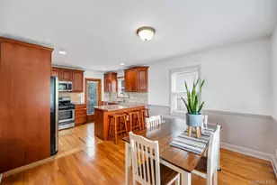 52 Yorktown St, Rockville Centre, NY 11570 - Photo 17
