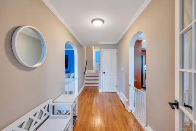 52 Yorktown Street, Rockville Centre, NY 11570 - Photo 11