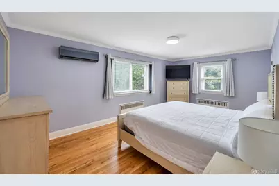52 Yorktown Street, Rockville Centre, NY 11570 - Photo 23