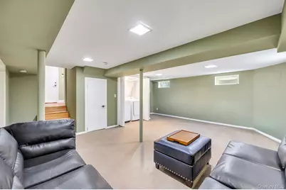 52 Yorktown Street, Rockville Centre, NY 11570 - Photo 33